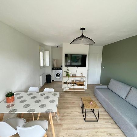 Appartement Avec Loggia Et Parking Prive Louviers Εξωτερικό φωτογραφία
